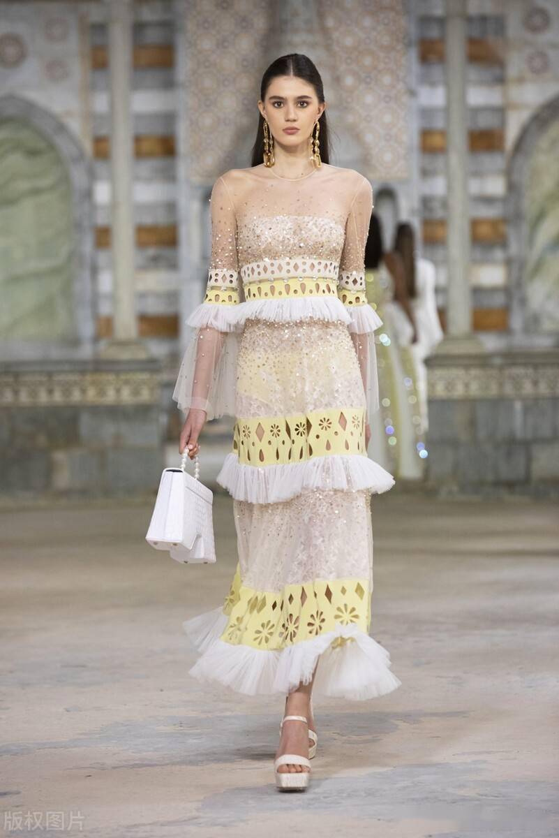 {投注}(prada2022春夏女装时装秀)